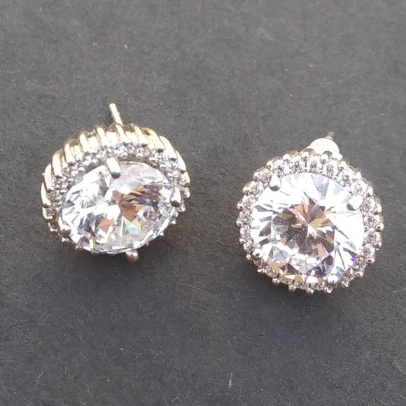 sparkly stud earrings stamped 925 china on the back - Picture 3 of 15